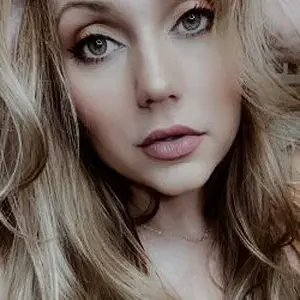 She Took It While Cumming and Hit “Send” Before You Could Reply