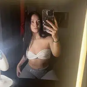 Mirror Pic Nude with Her Ass Pushed Back Perfectly