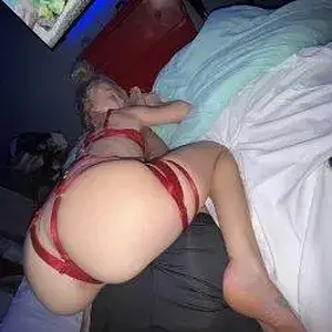 This Snap Nude Shows Everything and She Knows It