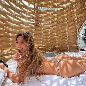 She Spread Just Enough for a Dirty Morning Snap